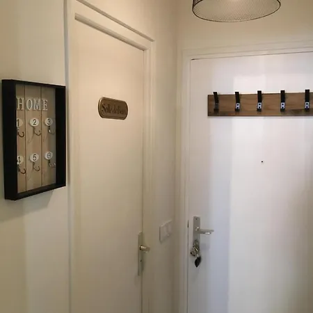 Apartment 15 *